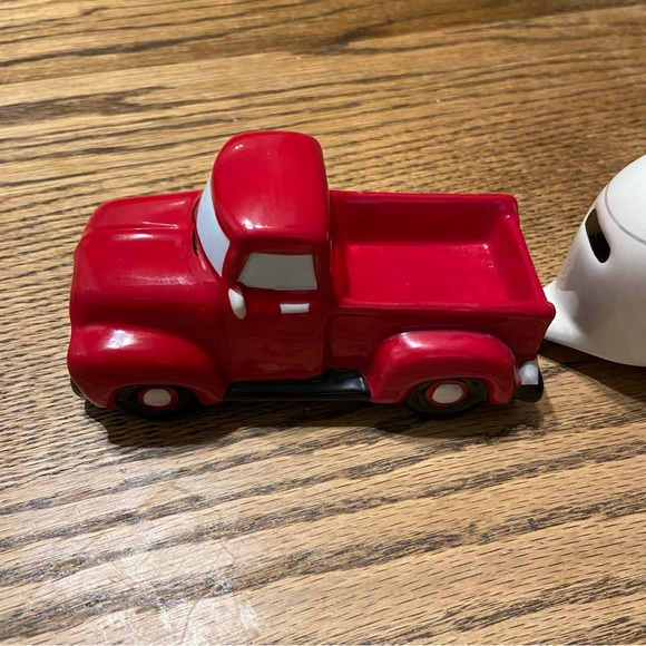 Large Truck and Horse Trailer Salt and Pepper Shakers - Picture 6 of 7